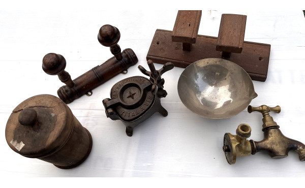 Lot comprenant un presse-viande Titan en