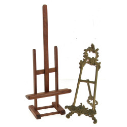 2 petits chevalets de table, l'un en boi