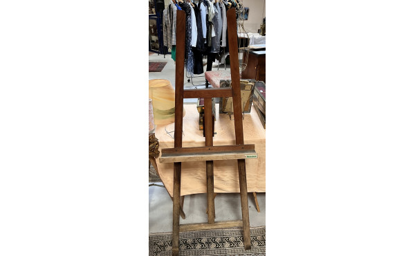 Chevalet en bois H. 154 cm (décoloration