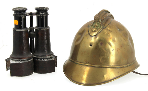 Lot comprenant un casque de pompier fin 