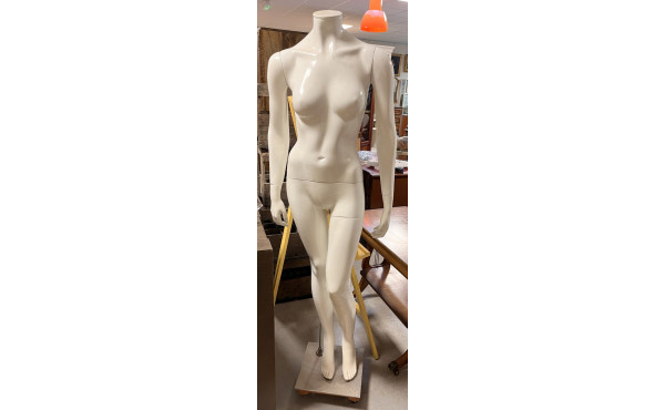 Mannequin de boutique en plastique, arti