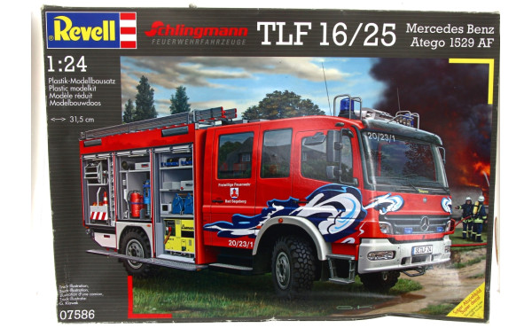 POMPIERS - Maquette de camion de pompie