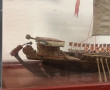 Maquette de galère en vitrine (manque le