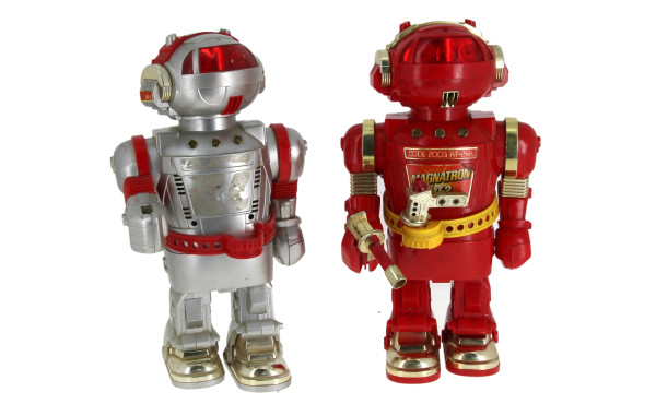 2 robots MAGNATRON MT-2 dont un rouge av
