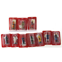 POMPIERS - Lot de diverses figurines en 
