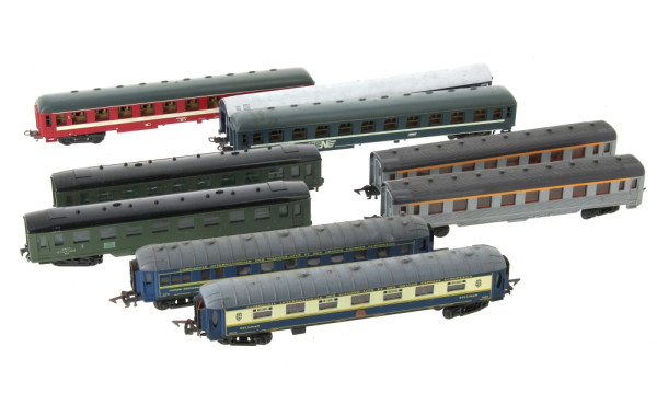 Lot de voitures la plupart par paire don