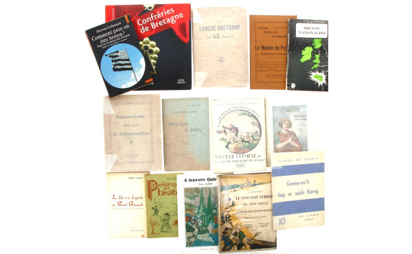 BRETAGNE : 22 livres thèmes divers (hist