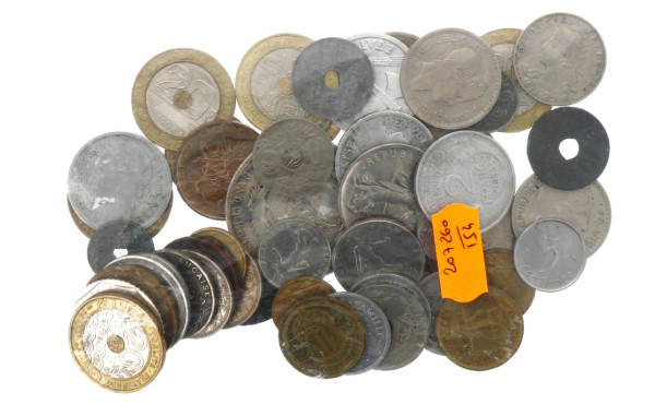 Sachet de monnaies en francs diverses TB