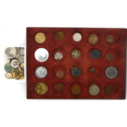 Lot de monnaies divers monde, jetons, co