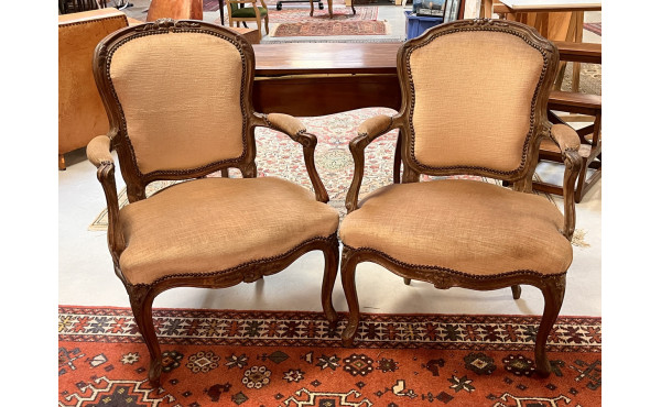 FALCONET XVIIIème - Deux fauteuils cabri