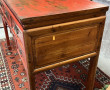 CHINE - Bureau ancien en cèdre laqué rou