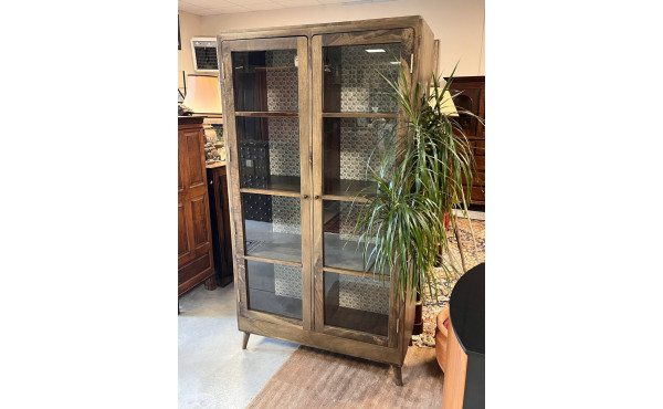 Meuble vitrine moderne ouvrant à 2 porte