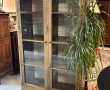 Meuble vitrine moderne ouvrant à 2 porte