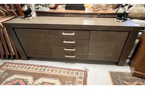 Enfilade en bois laqué brun ouvant à deu