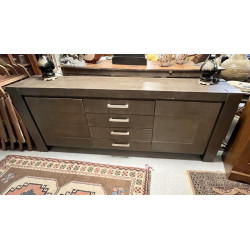 Enfilade en bois laqué brun ouvant à deu