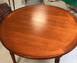 Table ronde en merisier diam. 115 cm + 2