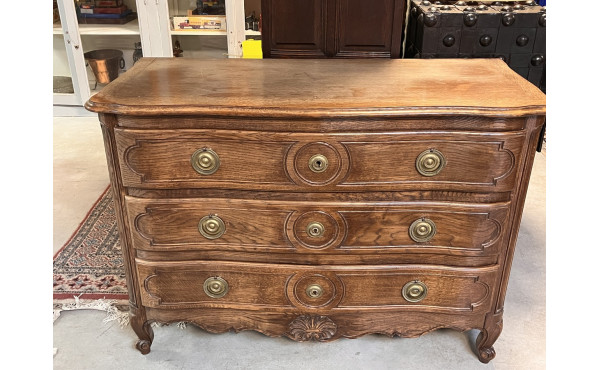 Commode en bois naturel, ouvrant à 3 tir