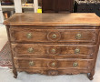 Commode en bois naturel, ouvrant à 3 tir