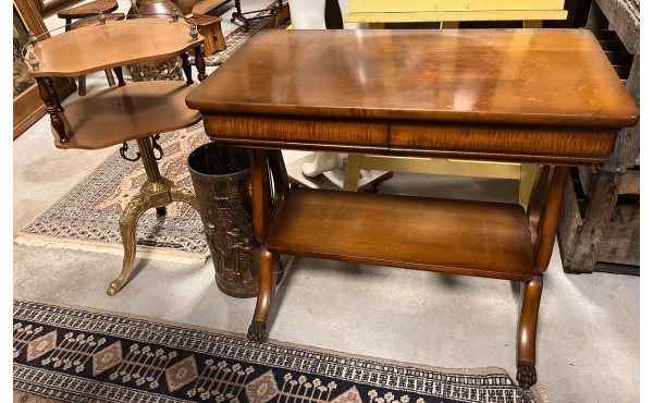 Petite table console en merisier, piètem