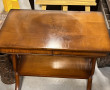 Petite table console en merisier, piètem