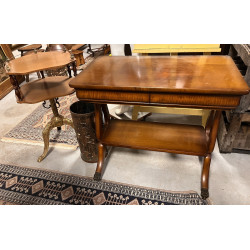 Petite table console en merisier, piètem