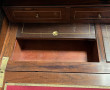 Bureau dos d'âne en placage de palissand