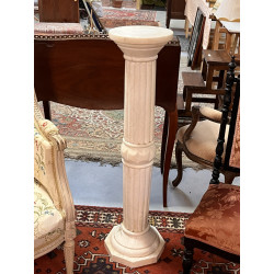 Selette en marbre fût cannelé, plateau a