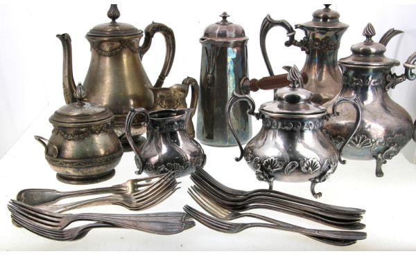 Victor SAGLIER et divers - Lot de métal 