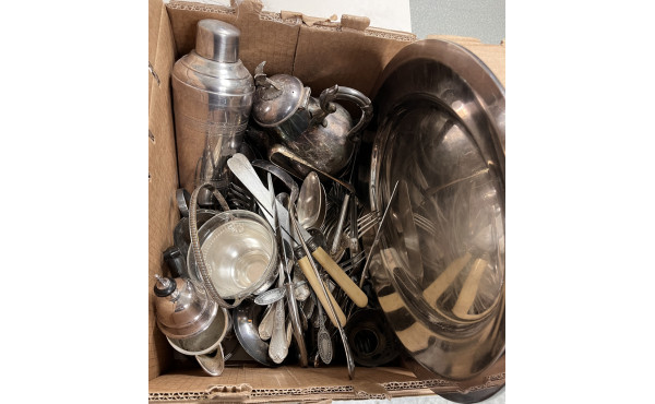 VIDE RESERVE ARGENTERIE - Lot de couvert