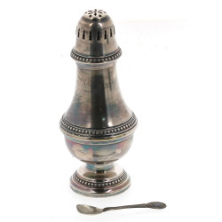 Saupoudreuse balustre en métal argenté à