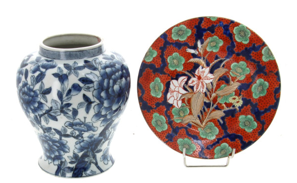 CHINE - Jolie assiette en porcelaine à d