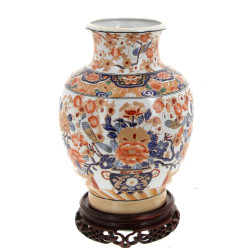 CHINE - Vase moderne en porcelaine à déc