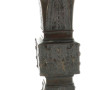 CHINE - Vase d'autel, forme cornet, en b