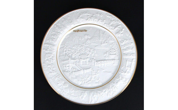 MINH LONG I - Assiette en biscuit de por