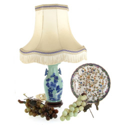 CHINE - Vase en porcelaine décor blanc b