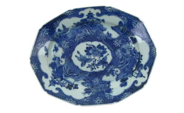 CHINE - Petit plat en porcelaine chinois