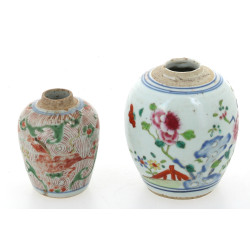 CHINE (XIXème) - Deux petits pots en por