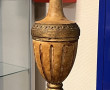 Lampe décorative en bois patiné ocre et 