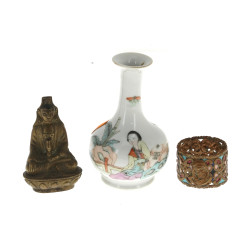 Lot comprenant un boudha en bronze H. 9 