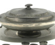 Soupière de forme ovale en étain sur son