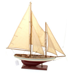 Maquette de voilier sur socle. Travail m