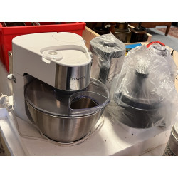 Robot KENWOOD avec accessoires (non test