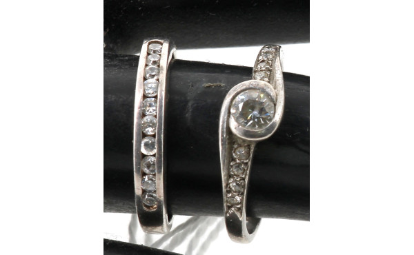 Lot de 2 bagues en argent 925ème serties