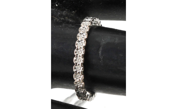 Alliance en or gris 18 carats, poinçon t