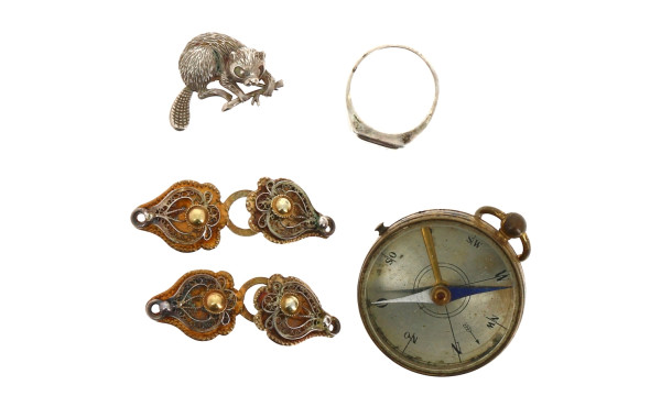 Lot comprenant une chevalière en argent,