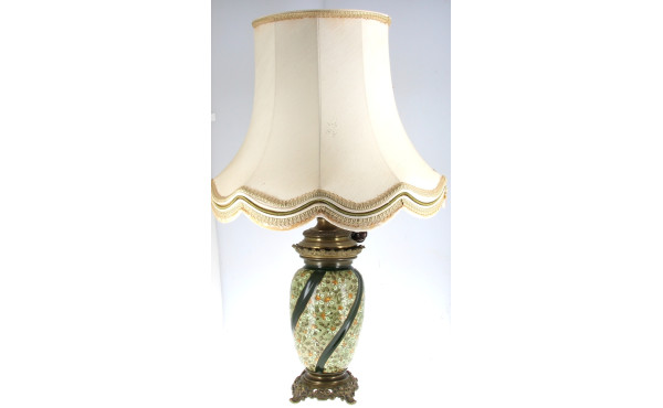 Lampe à pétrole en faïence fine ancienne