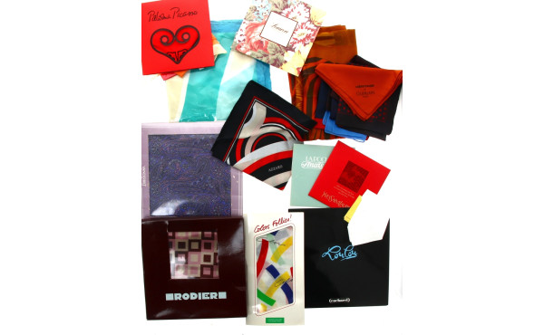 Lot de 4 foulards (Scherrer en soie, Tor