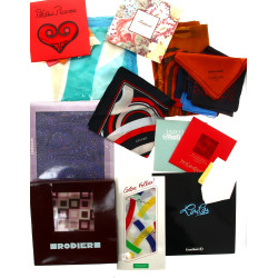 Lot de 4 foulards (Scherrer en soie, Tor