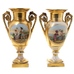 Paire de vases en porcelaine XIXème blan
