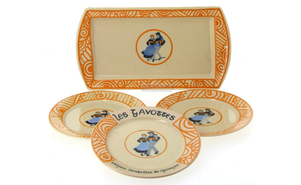 HENRIOT QUIMPER - Assiette "Les Gavottes